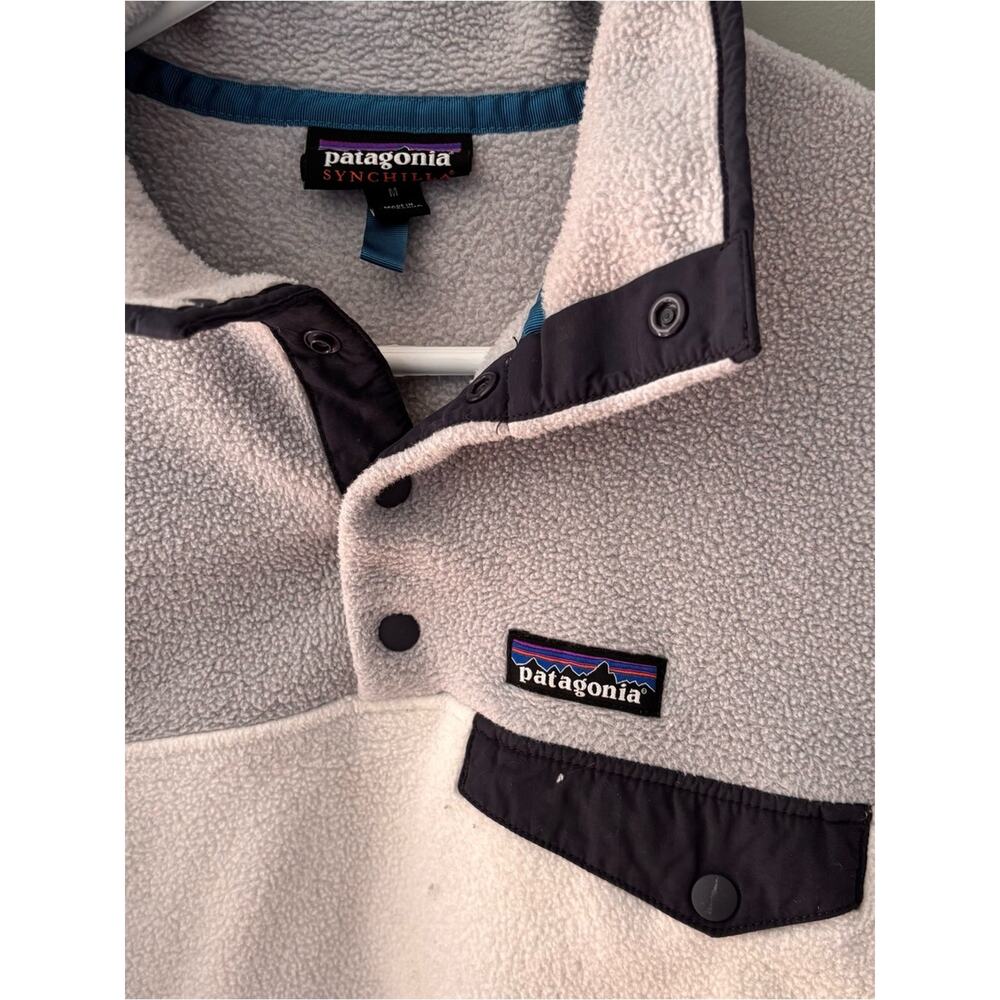 Patagonia Women's Lightweight Synchilla Fleece Pullover - Picture 2 of 4